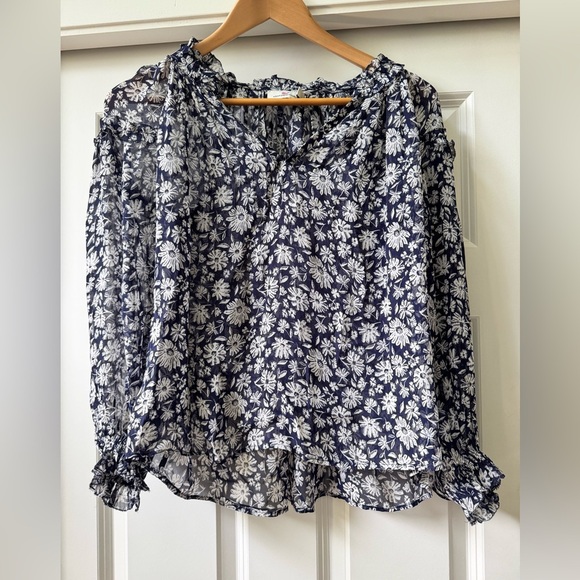 Vineyard Vines Navy and White Floral Blouse - Picture 1 of 3